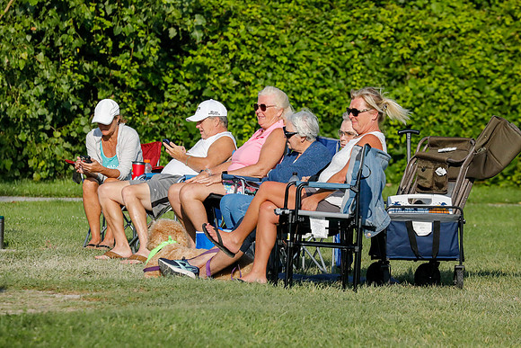 spectators-11