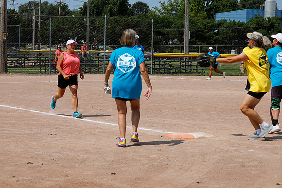 Daisy vs Tropical Blue-44