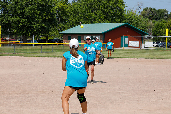 Daisy vs Tropical Blue-20